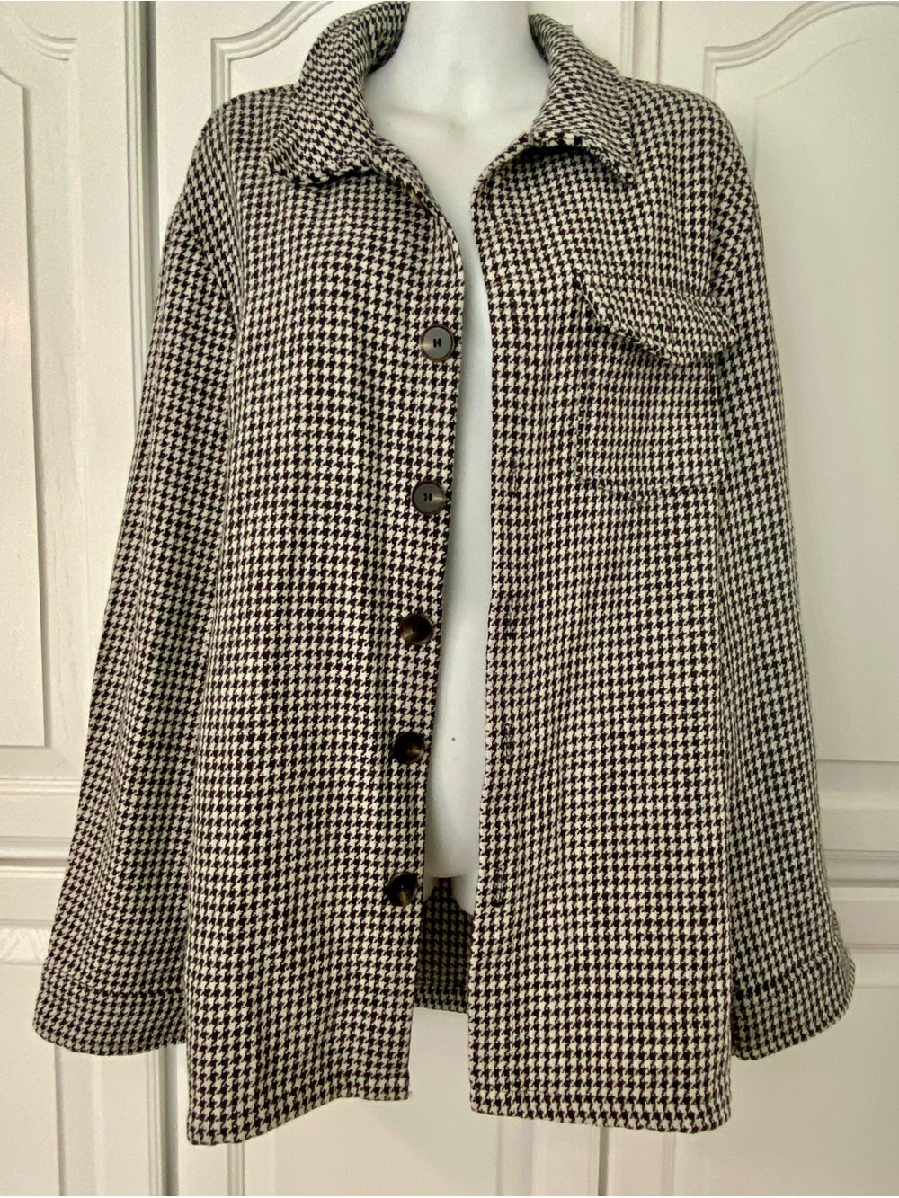 Classic Houndstooth Button Front Blazer Jacket in Black & White, New With Tags